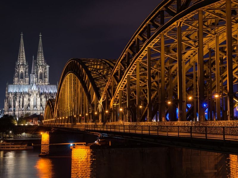 Liburan ke Eropa - Hohenzollernbrücke Bridge, Cologne, Jerman - Sumber Flickr