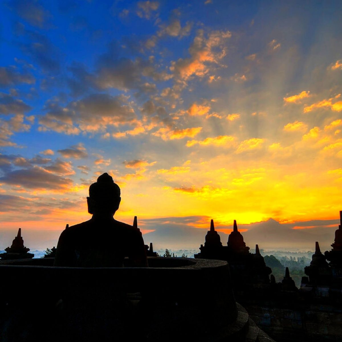 12 Spot Terbaik Melihat Sunrise di Yogyakarta dan Magelang 