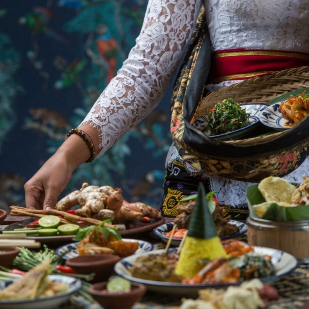 Wisata Kuliner: 9 Tempat Makan Legendaris Bali yang Wajib Dikunjungi