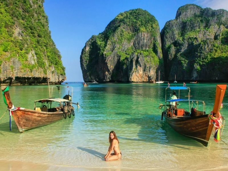 1 Phi Phi Islands - Rekomendasi Tempat Wisata Phuket Thailand Paling Populer