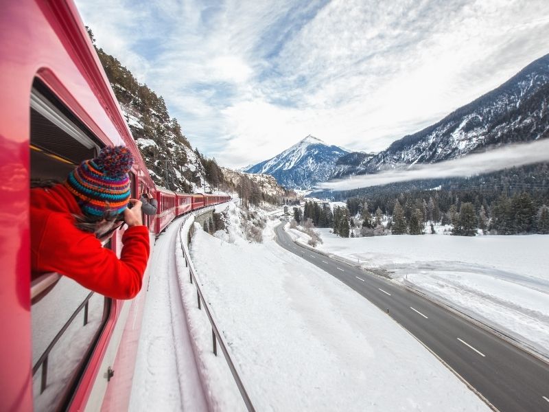 Naik Bernina Express Sambil Mengagumi Indahnya Winter di Swiss