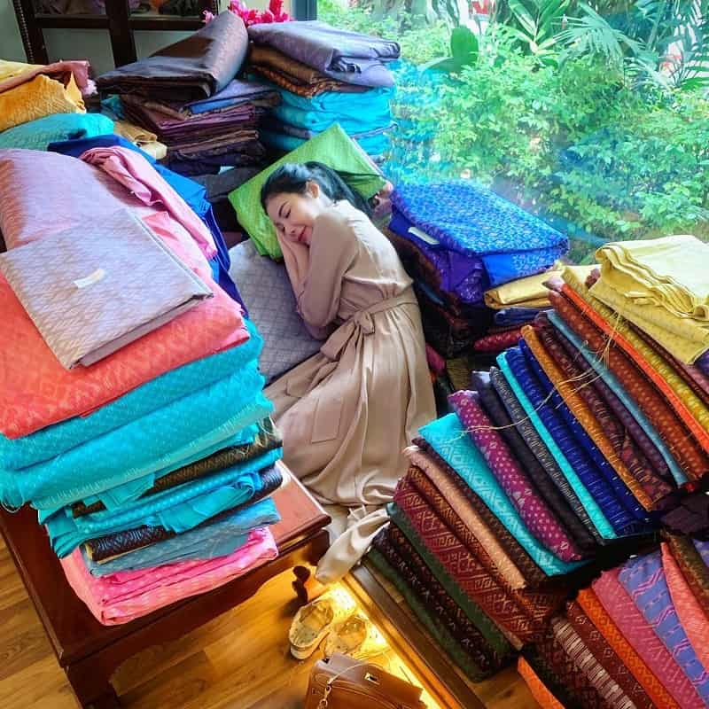 Kain Sutra Thailand untuk Oleh-Oleh - Sumber Instagram whanpavarisa
