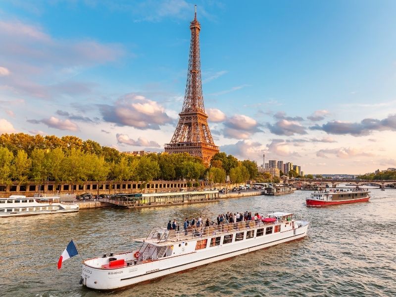 Destinasi Paris- Seine River