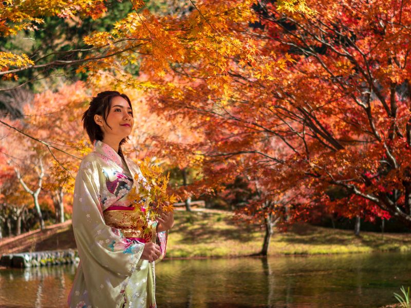 7 Kebiasaan Unik Orang Jepang Saat Musim Gugur