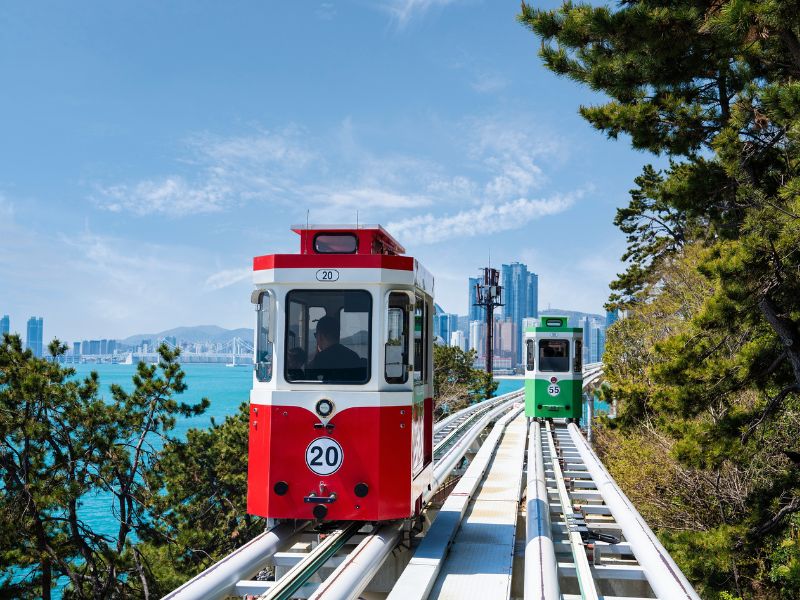 Blue Line Sky Capsule Wisata Busan yang Wajib Masuk List Liburanmu!