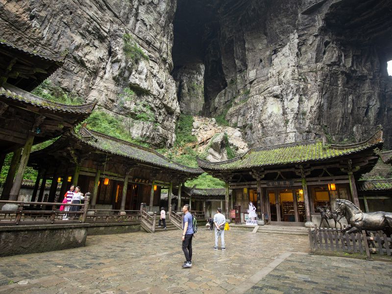 Tiga Jembatan Alami Raksasa di Wulong