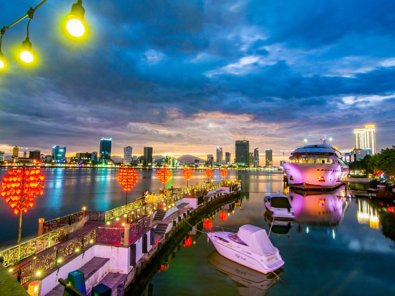 Da Nang, Pantai dan Kota Modern