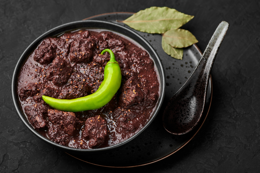 Cita rasa gurih dan pedas Dinuguan