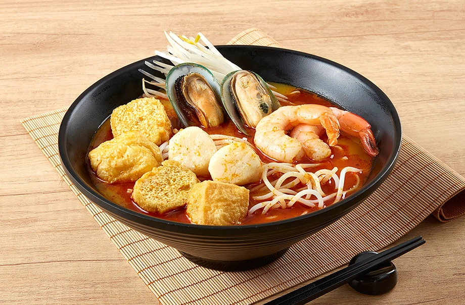 Laksa seafood di The Bayview Restaurant